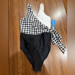 Cupshe Black & White Gingham One-Piece Swimsuit with Side Tie